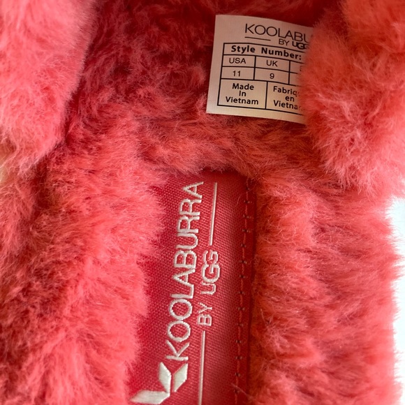 New Koolaburra by UGG Pink Coral Faux Fur Rubber Outsole Sandals size 11 - Picture 9 of 13